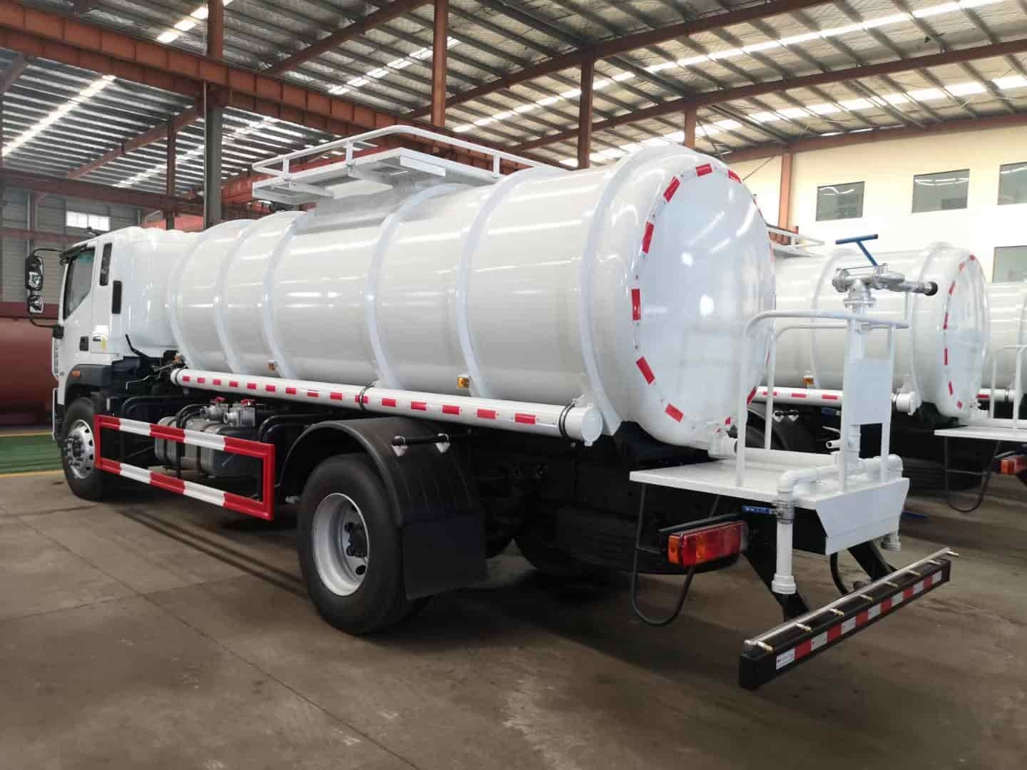 Foton Auman 12 cubic meter stainless steel water truck