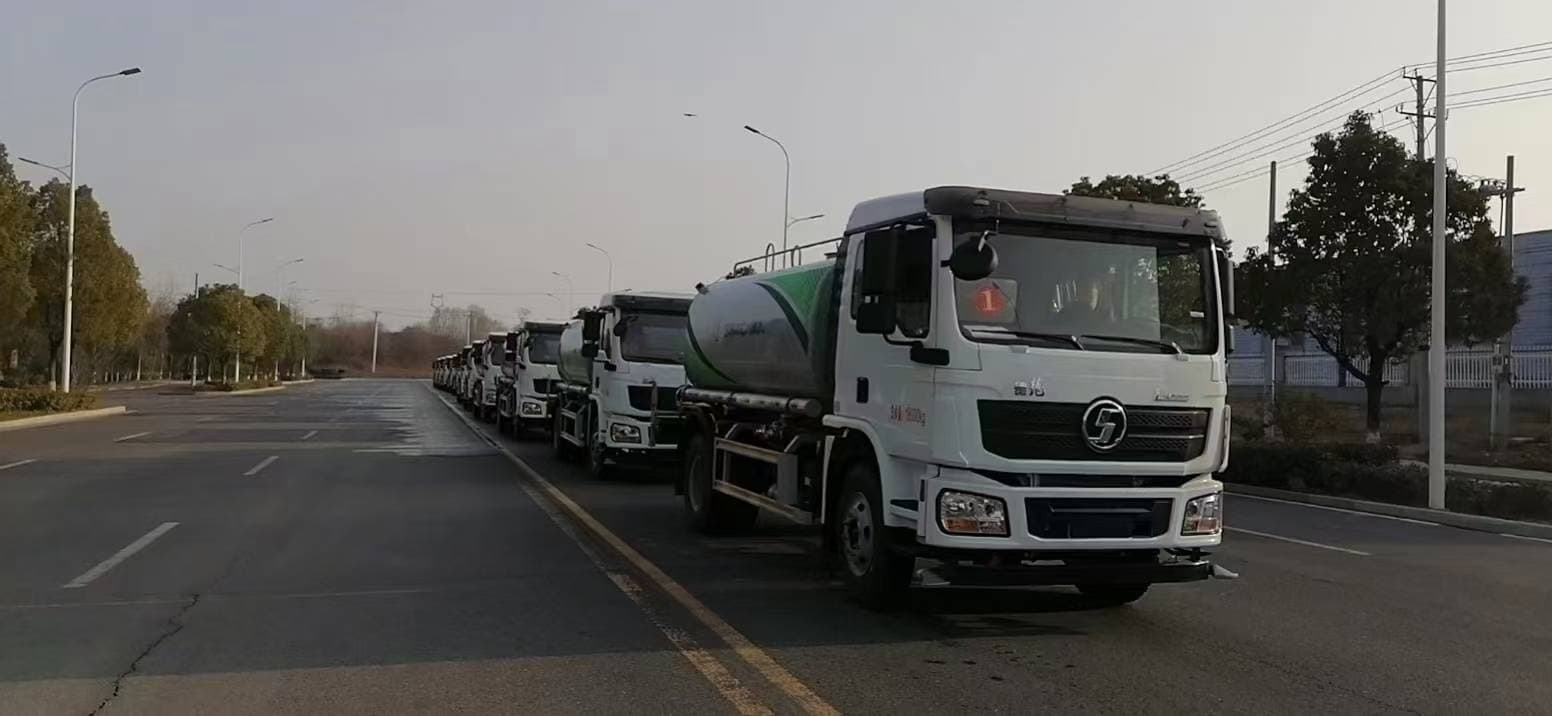 SHACMAN 15 cubic meter water sprinkler truck