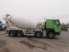 Sinotruk Howo 8×4 mixer truck