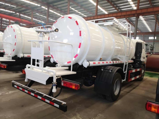 Foton Auman 12 cubic meter stainless steel water truck
