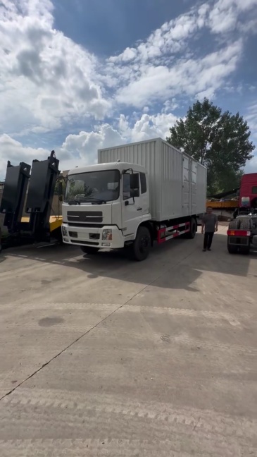 Dongfeng Tianjin van