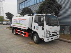 Isuzu 4x2 8 cubic meter water sprinkler truck