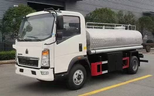 Sinotruk 304 brushed food-grade stainless steel 6-ton drinking water truck
