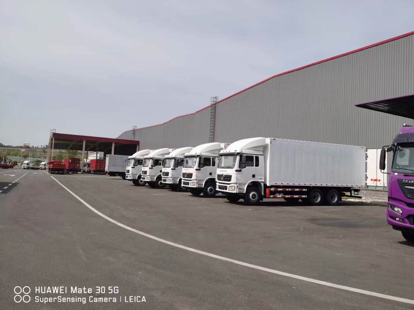 SHACMAN L3000 6×4 Van