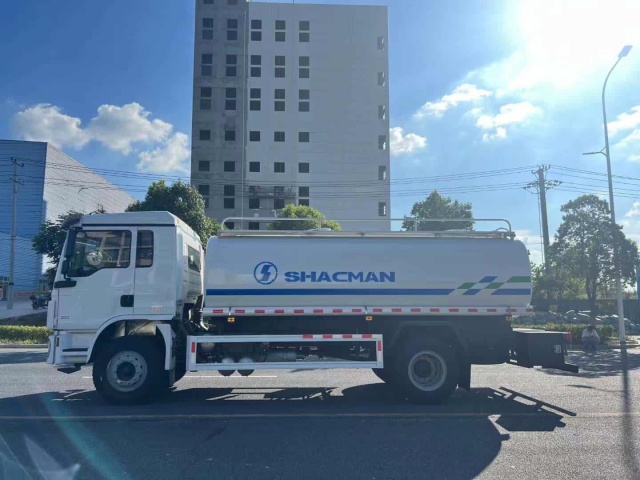 SHACMAN L3000 4×2 12-15 cubic meter water sprinkler truck