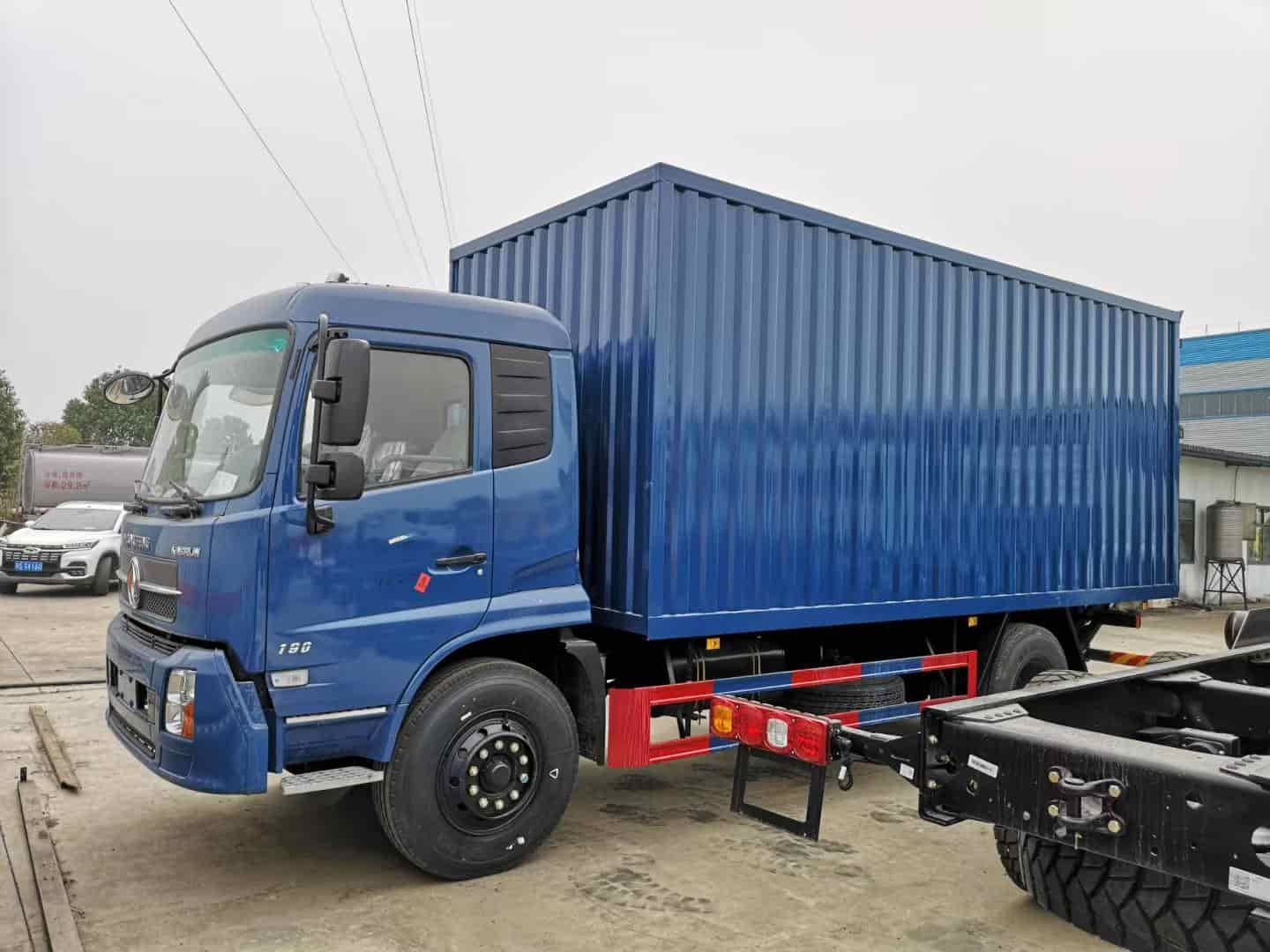 Dongfeng 4X2 15-ton box truck