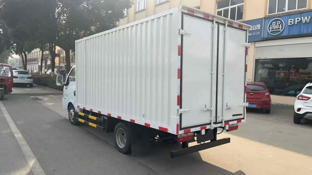 Dongfeng Tuyi New Energy 66.8 kWh Pure Electric Van