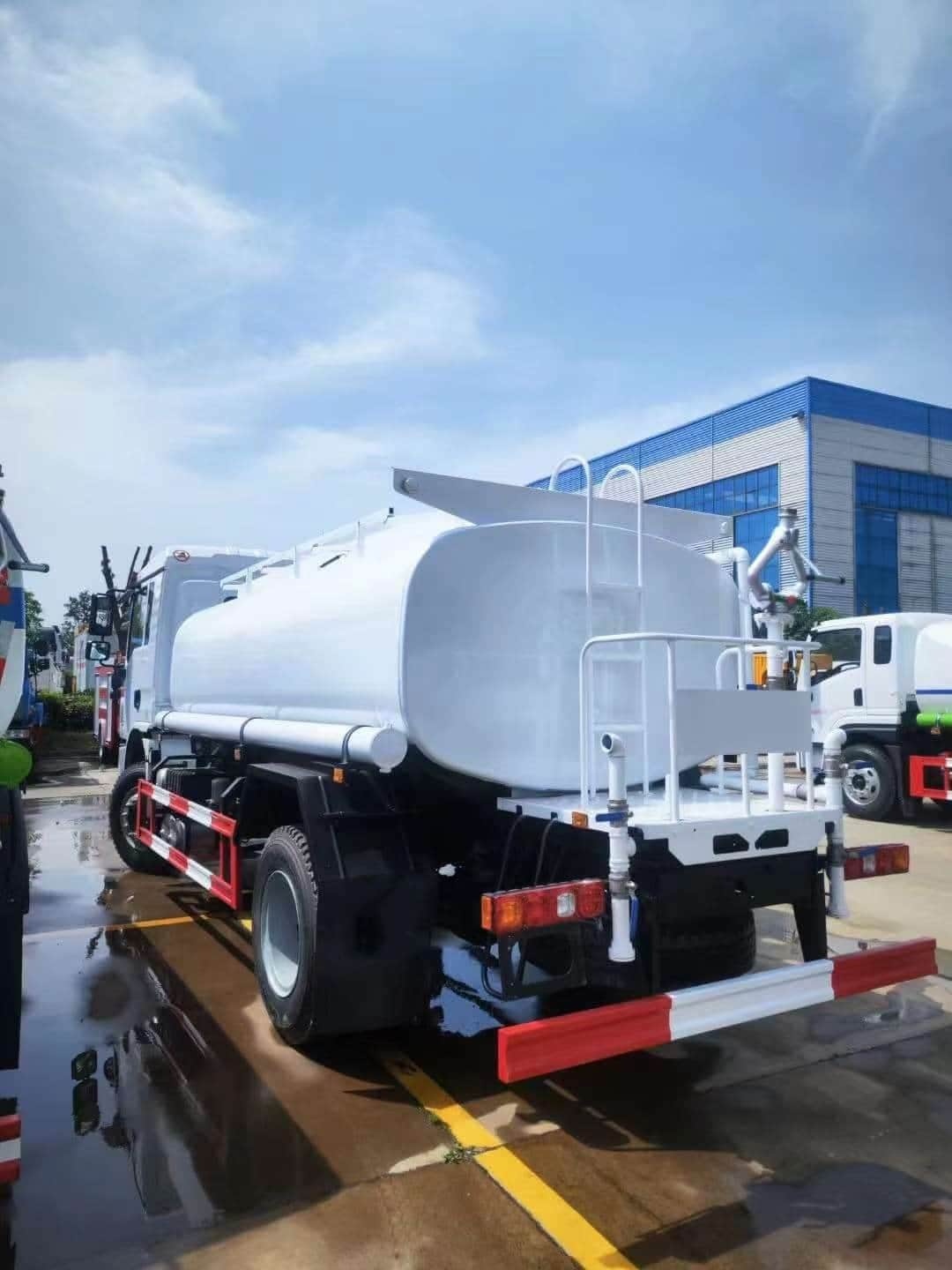 SHACMAN L3000 4×2 water sprinkler truck