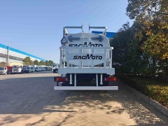 SHACMAN 4×2 right-hand drive sprinkler truck
