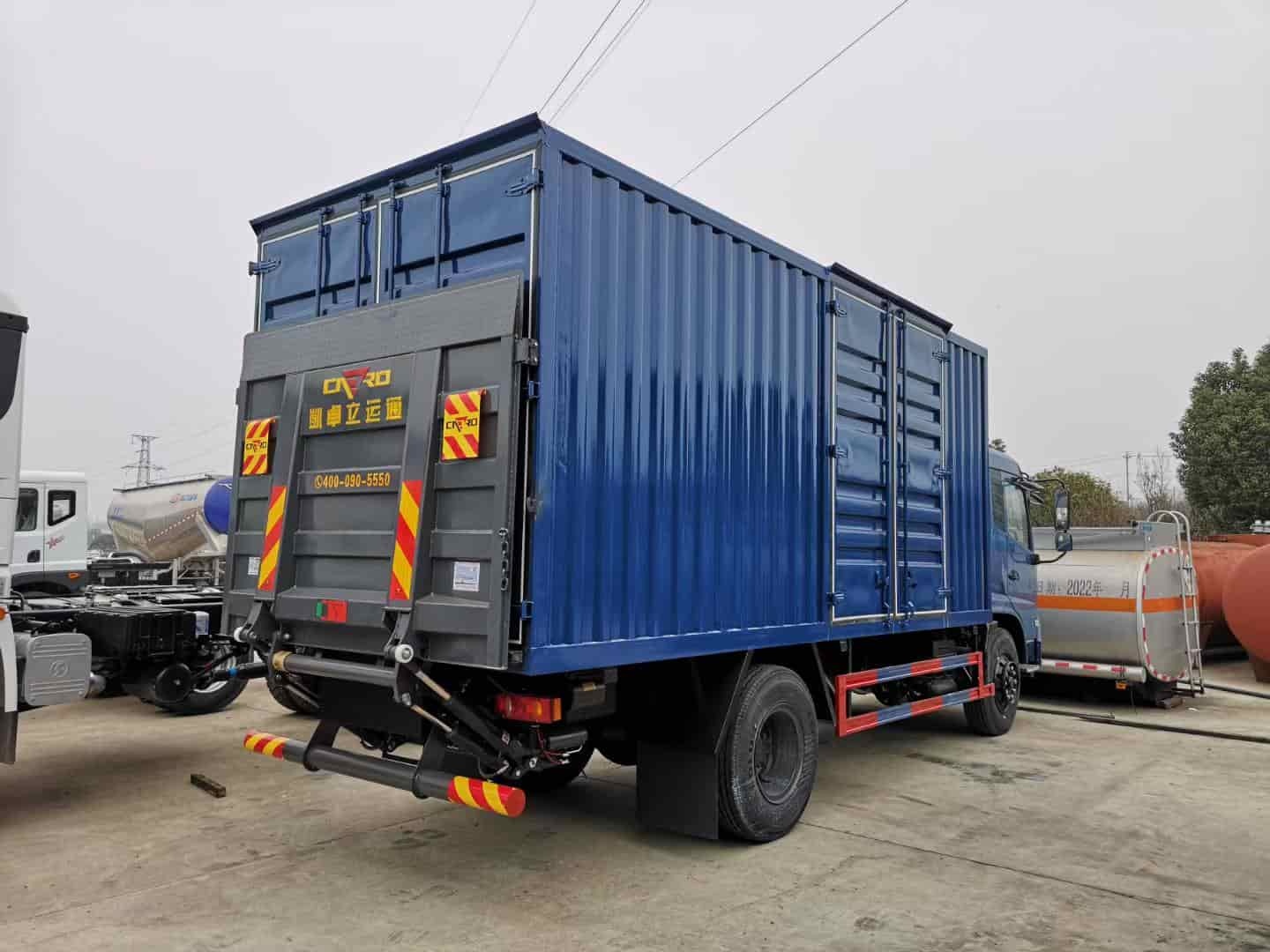 Dongfeng 4X2 15-ton box truck