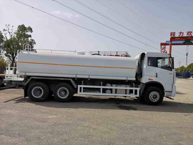 Jiefang 6×4 Sprinkler Truck