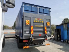 Dongfeng 4X2 15-ton box truck