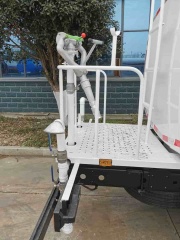 Isuzu 4x2 8 cubic meter water sprinkler truck