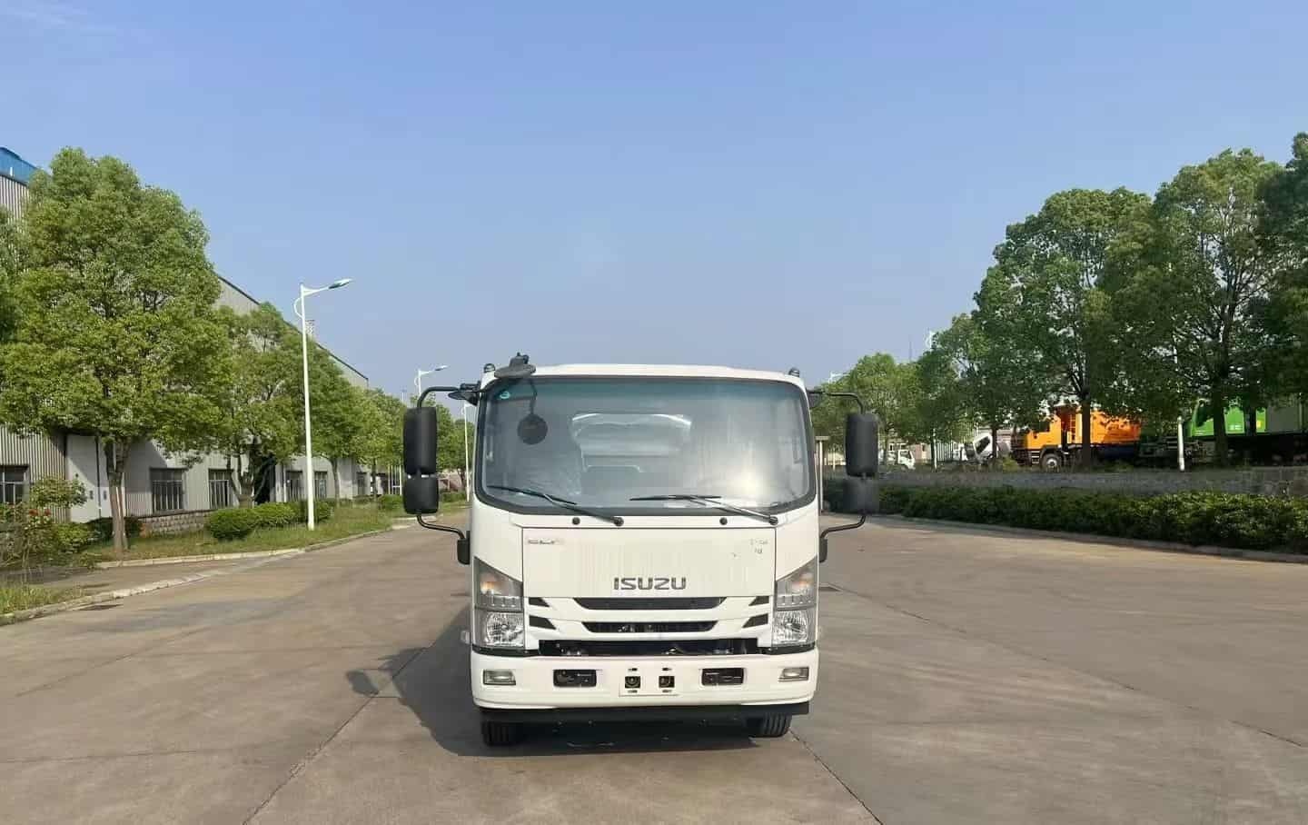 Isuzu 304 mirror-finish food-grade stainless steel 6-ton water truck