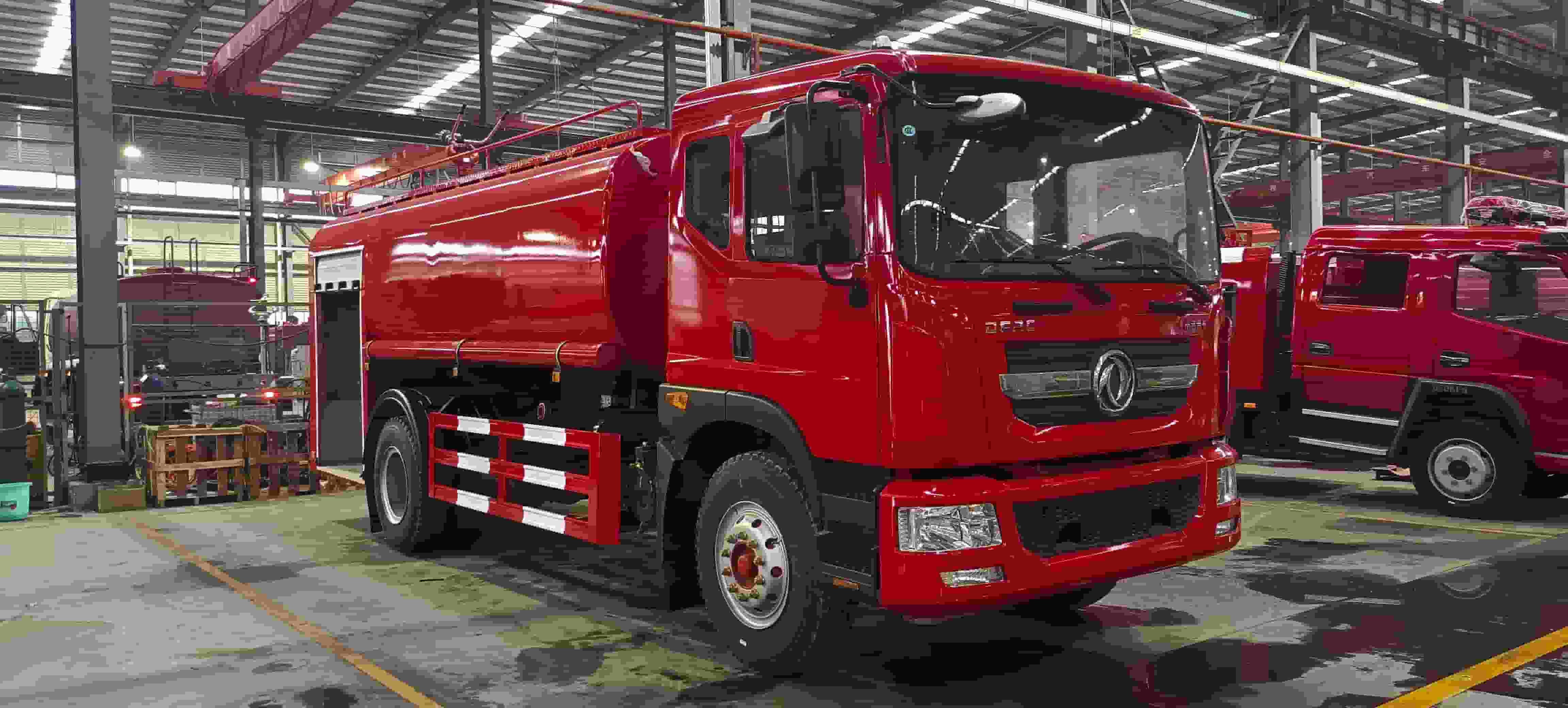 Dongfeng Dolica 12-ton fire sprinkler truck
