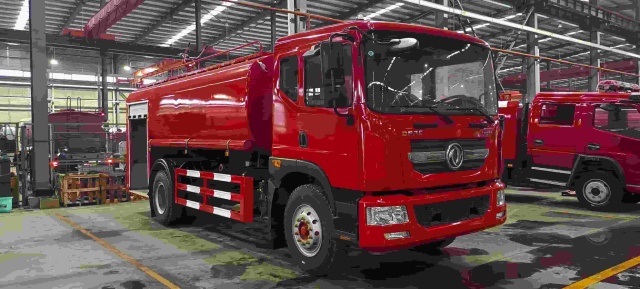 Dongfeng Dolica 12-ton fire sprinkler truck