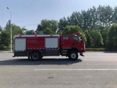 Three-ring four-wheel drive 6-ton water tanker fire truck