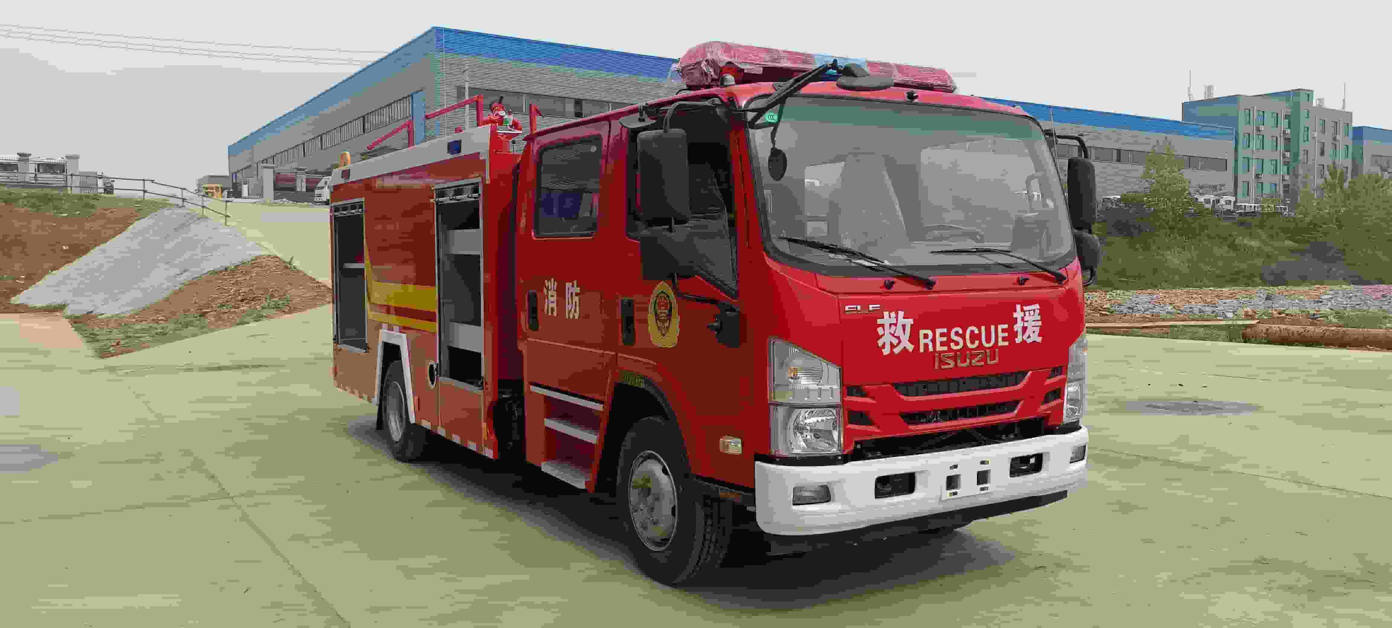 Isuzu 3.5-ton water tanker fire truck