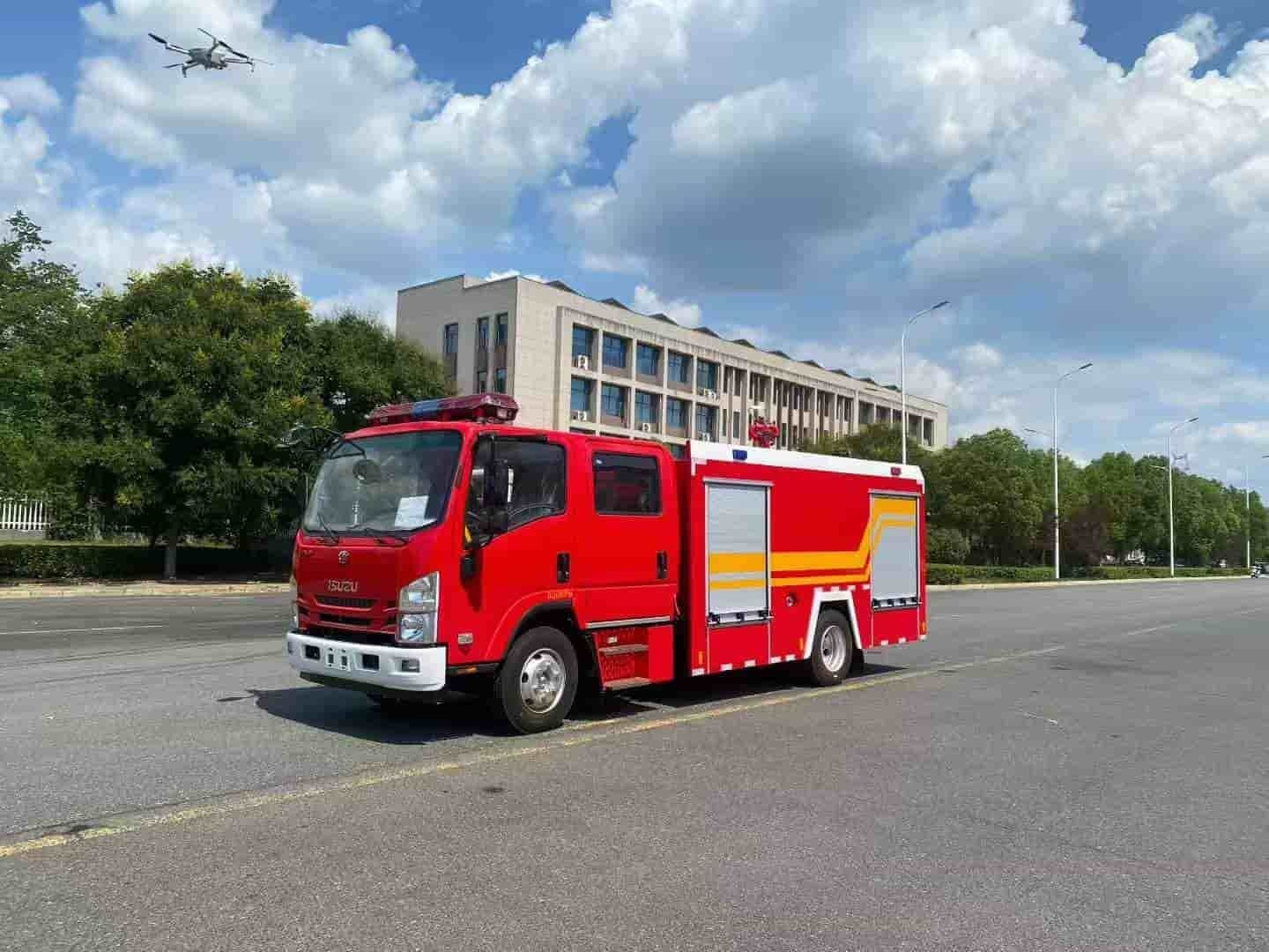Isuzu 700P Water Tanker Fire Truck