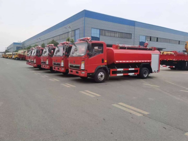 Sinotruk 5-ton fire sprinkler truck
