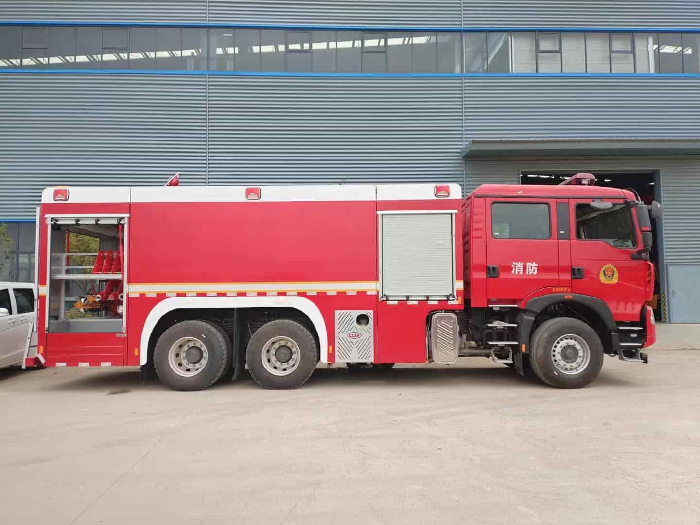 Sinotruk Howo 12-ton foam fire truck