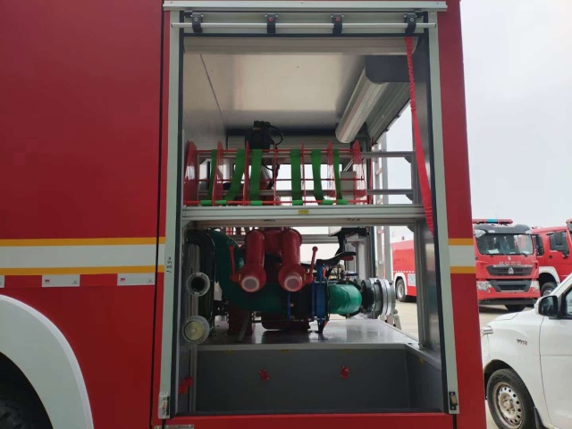 Sinotruk Howo 12-ton foam fire truck