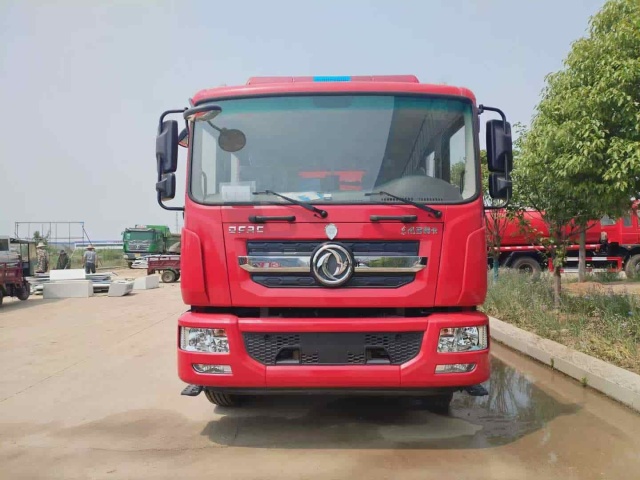 Dongfeng Dolica D9 fire truck