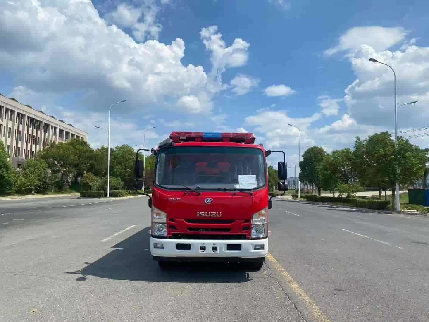 Isuzu 700P Water Tanker Fire Truck