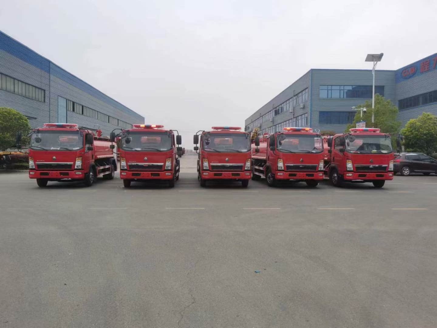 Sinotruk 5-ton fire sprinkler truck