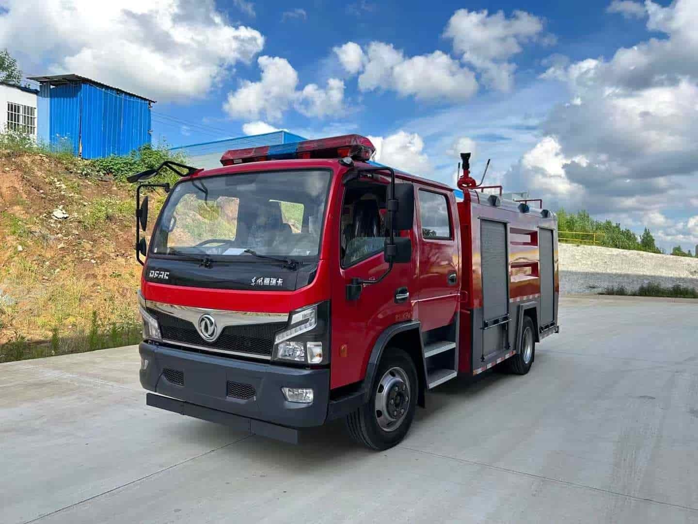 Dongfeng Furika 5-ton water tanker fire truck