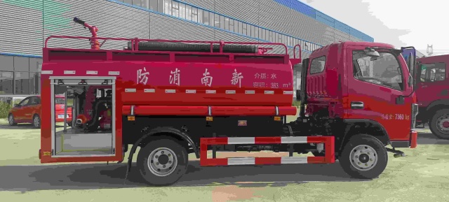 Dongfeng Dolica 5-ton fire sprinkler truck