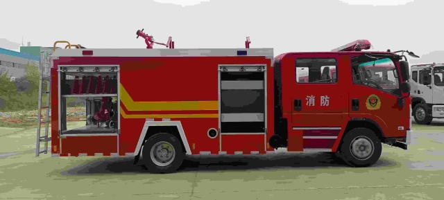 Isuzu 3.5-ton water tanker fire truck