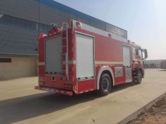 Sinotruk Howo 8-ton water tank foam fire truck