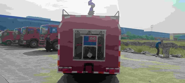 Dongfeng Dolica 5-ton fire sprinkler truck