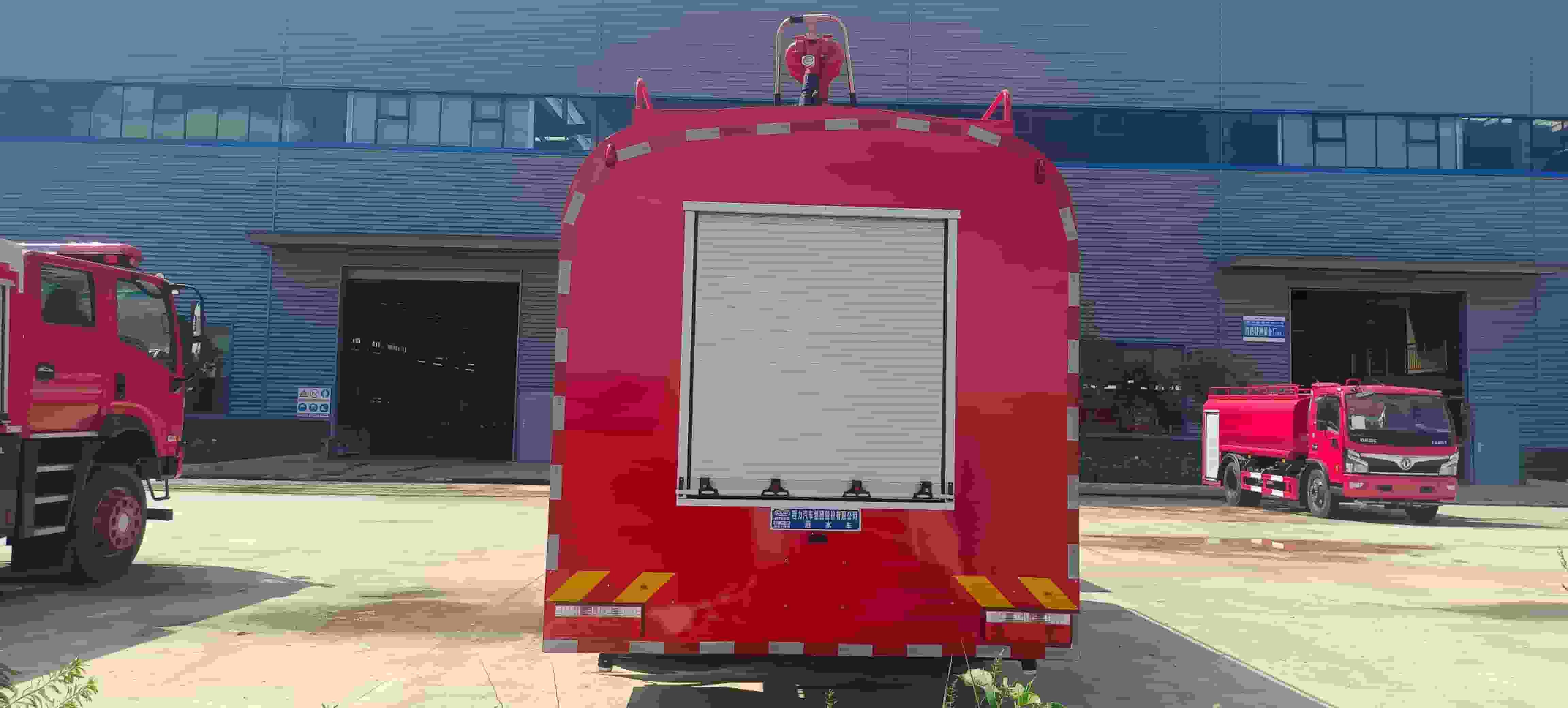Dongfeng Dolica 12-ton fire sprinkler truck