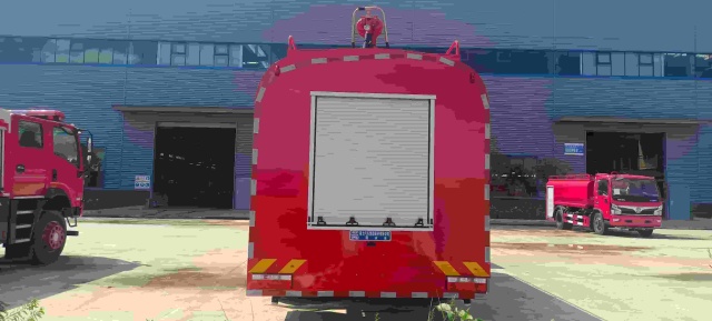 Dongfeng Dolica 12-ton fire sprinkler truck