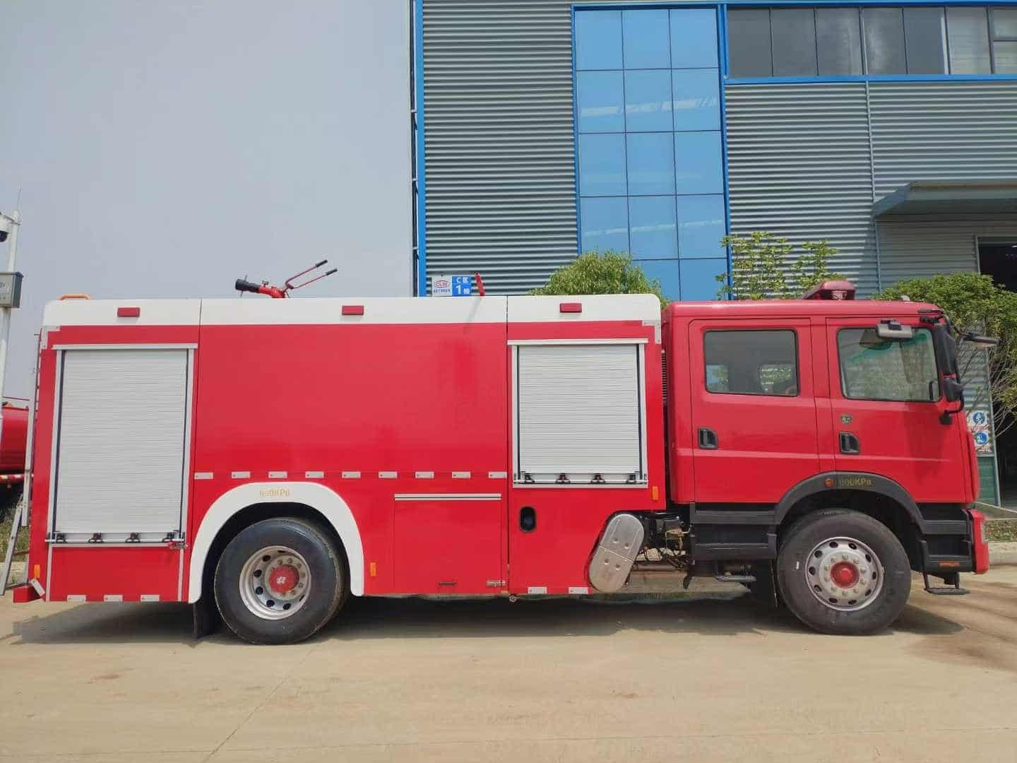 Dongfeng Dolica D9 fire truck