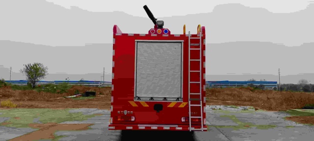 Sinotruk Howo 8-ton foam fire truck