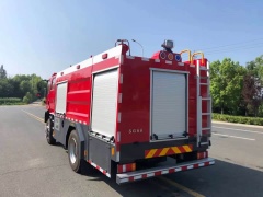 Three-ring four-wheel drive 6-ton water tanker fire truck