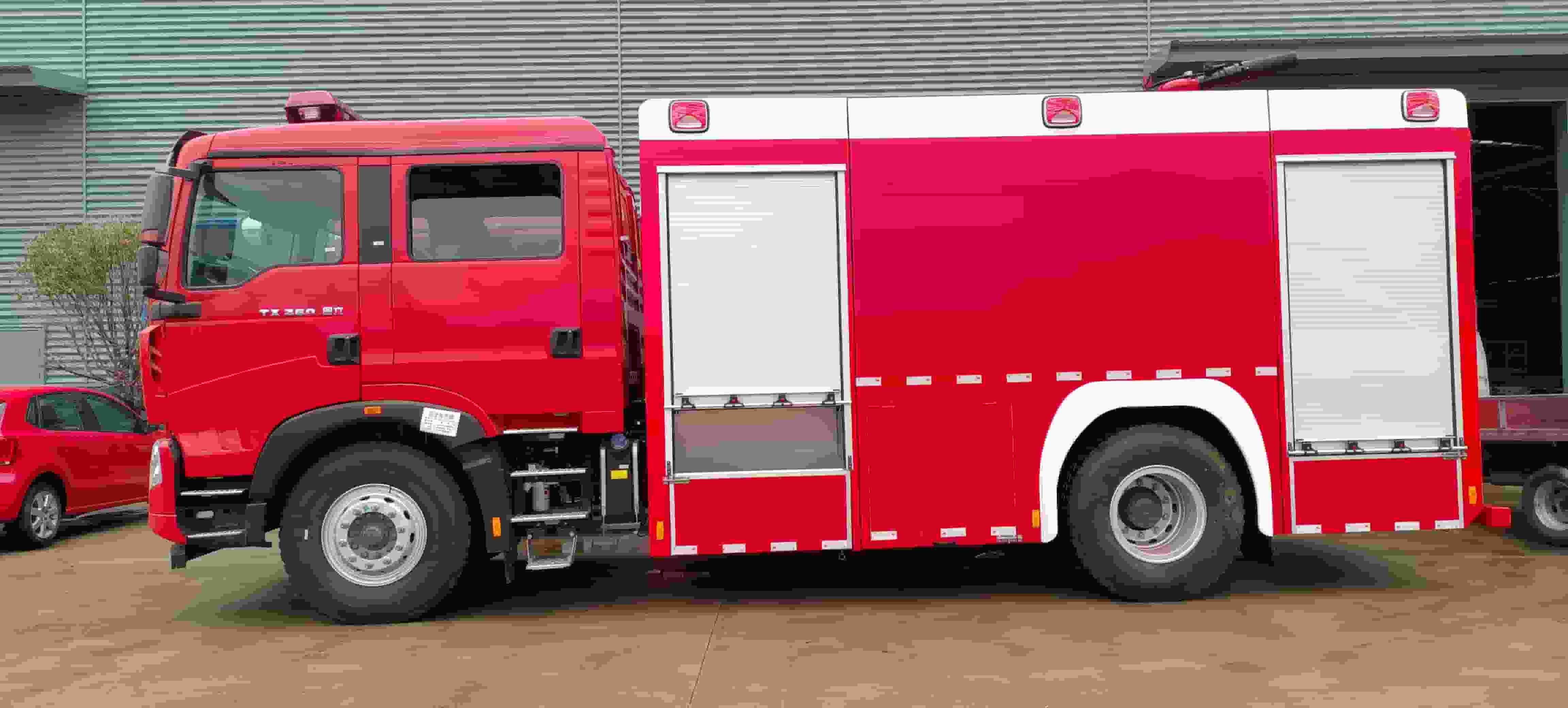 Sinotruk Howo 8-ton foam fire truck