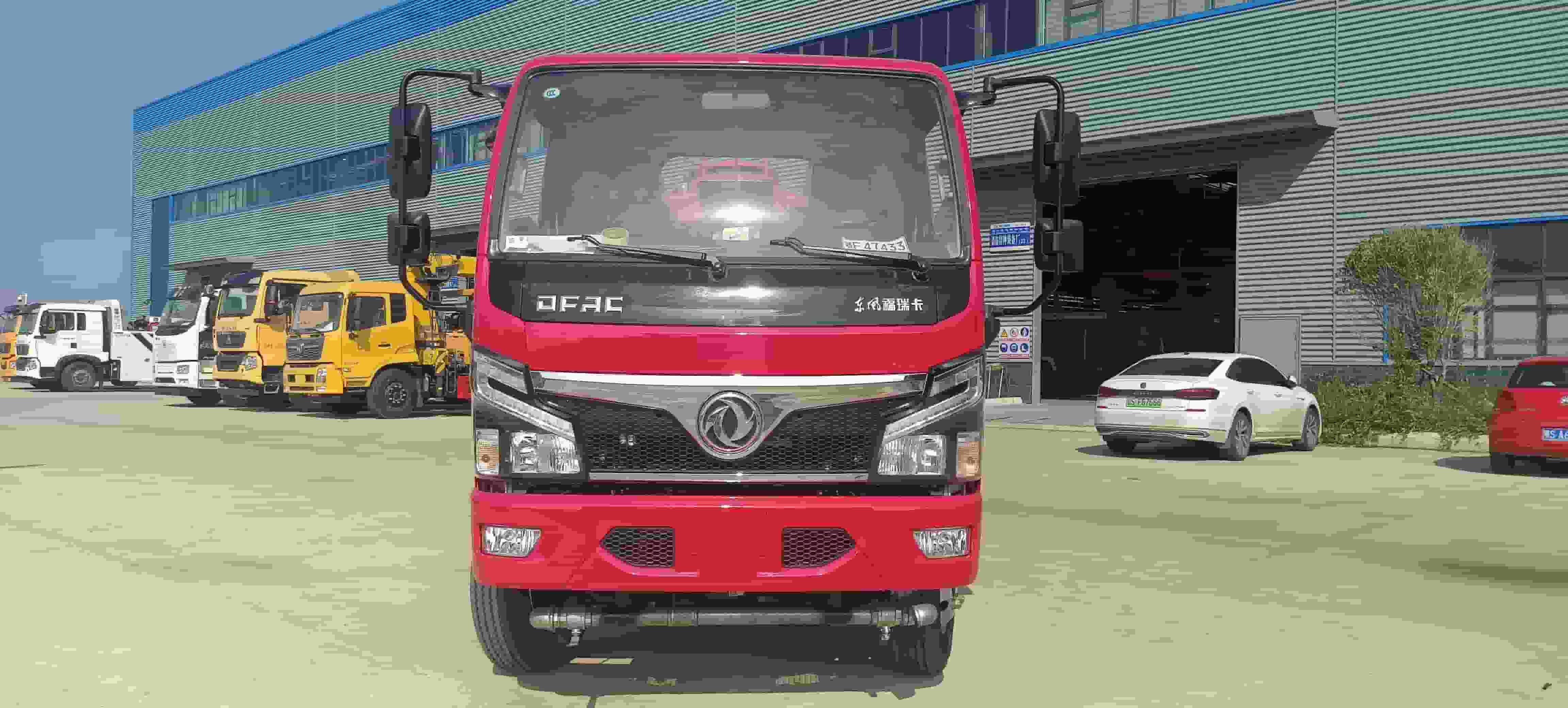 Dongfeng Dolica 5-ton fire sprinkler truck