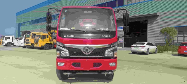 Dongfeng Dolica 5-ton fire sprinkler truck