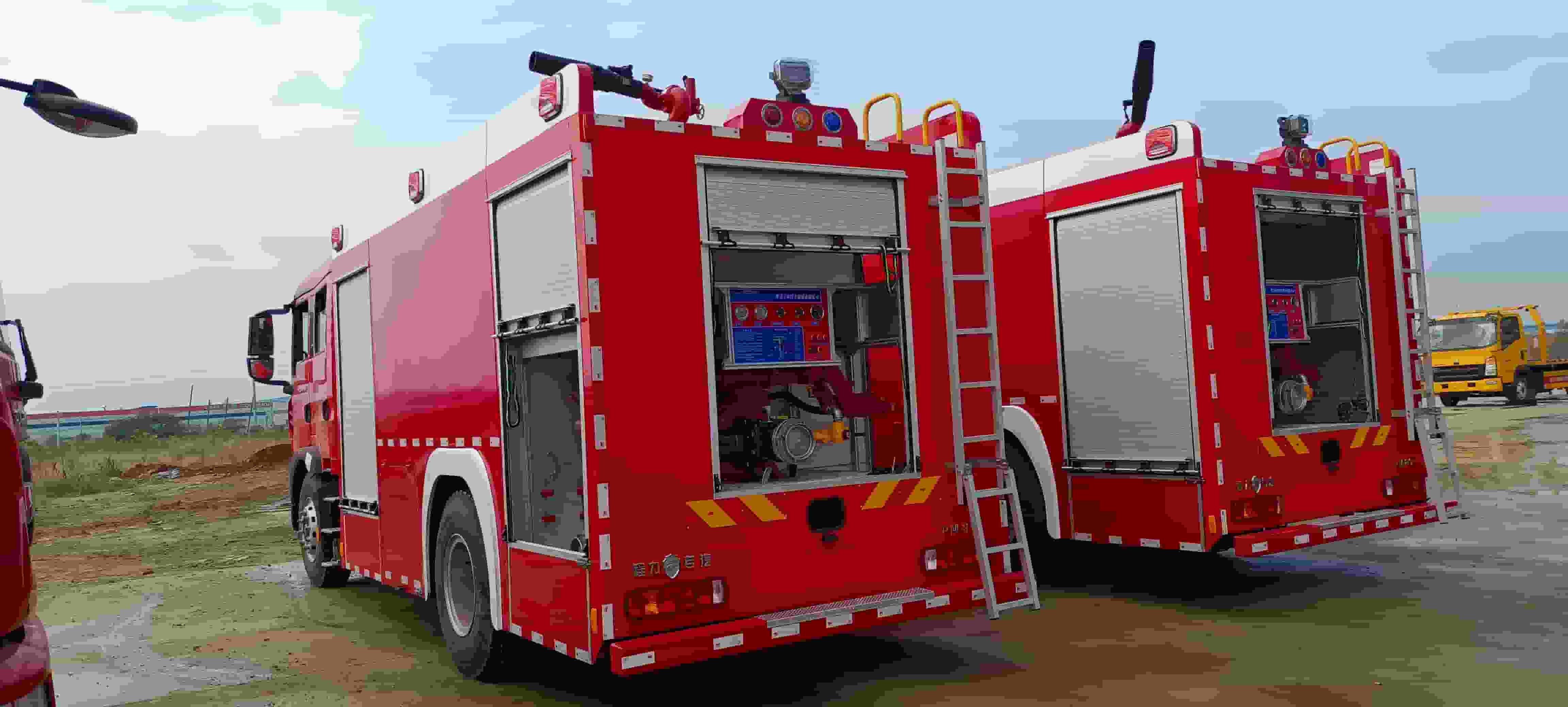 Sinotruk Howo 8-ton foam fire truck