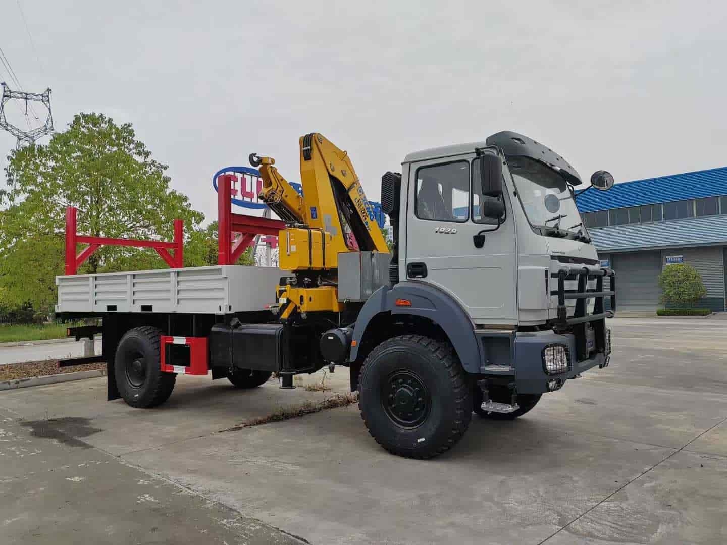 Customized 4WD Knuckle Arm Truck Crane