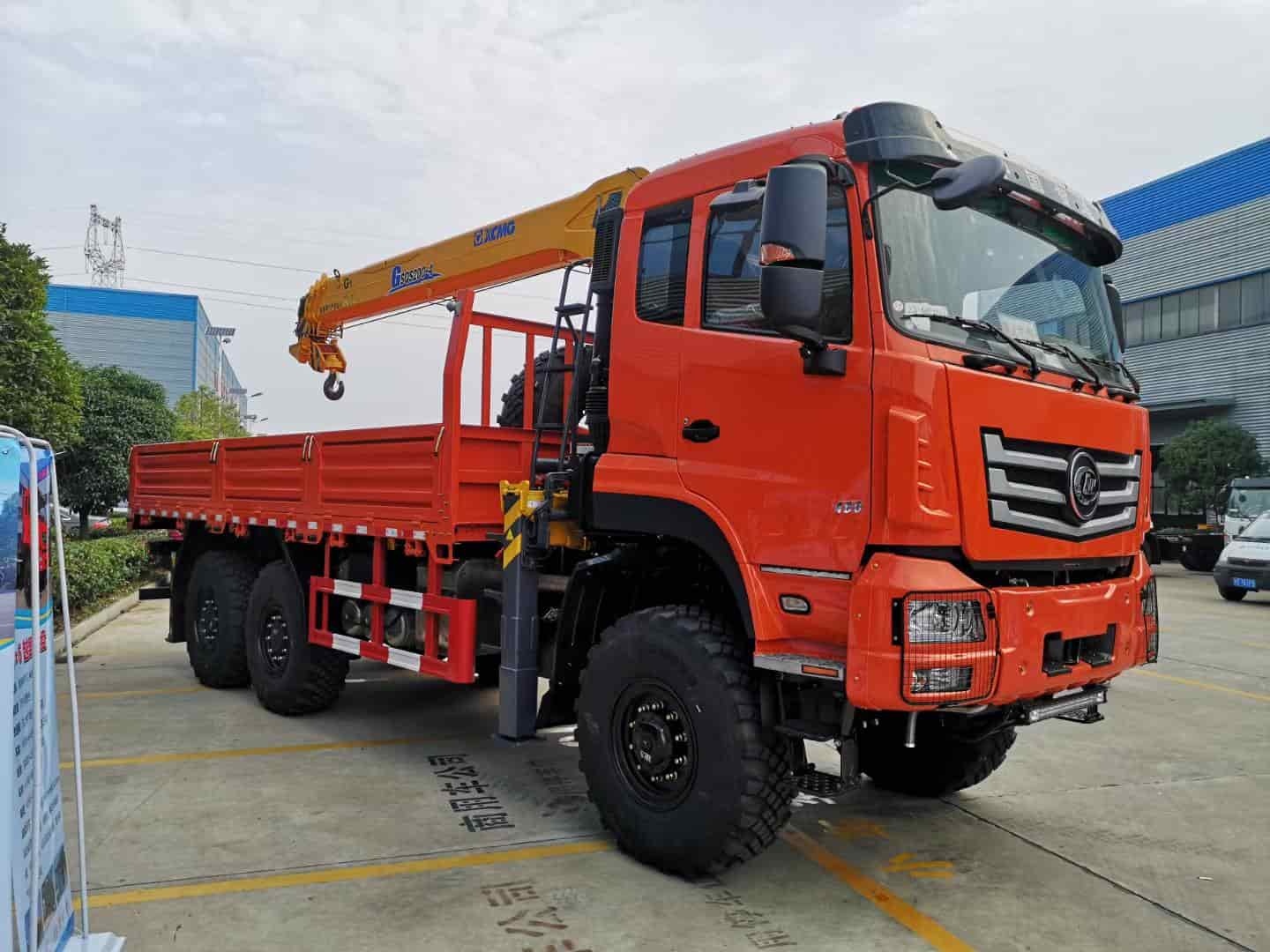 Chengli 6×6 Off-Road Truck Crane