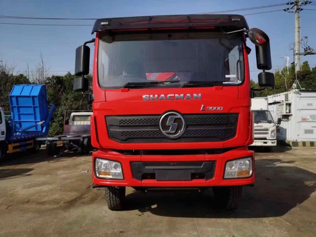 SHACMAN L3000 6×4 Truck-Mounted Crane