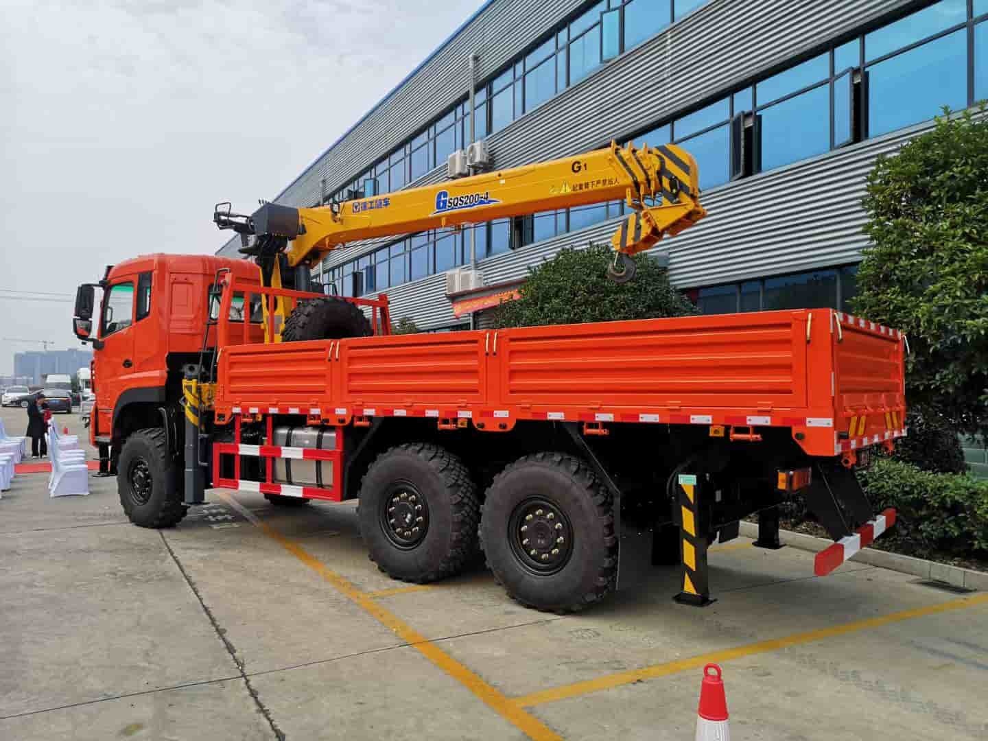 Chengli 6×6 Off-Road Truck Crane