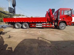 SHACMAN L3000 6×4 Truck-Mounted Crane