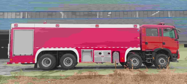 Sinotruk Howo 25-ton water tanker fire truck