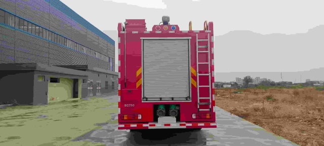 Sinotruk Howo 25-ton water tanker fire truck